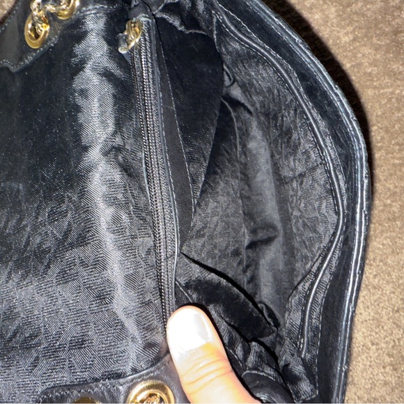 Michael Kors Black Quilted Shoulder Bag - Picture 7 of 9